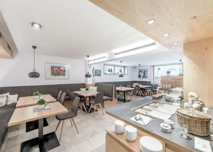 Bed & Breakfast Fruehstueckspension Broser